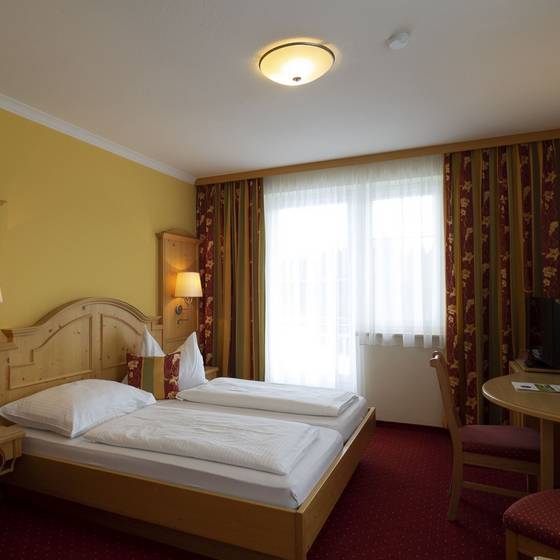 Geräumiges Doppelzimmer im Leitner Home & Horse.