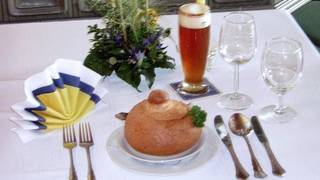 Knoblauchsuppe im Brotschüsserl