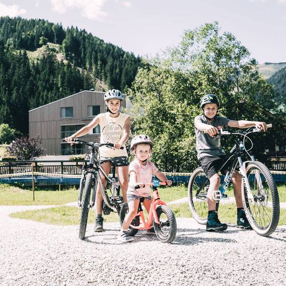 Mountainbiking für Kinder (Kinderhotel Stegerhof, Foto: Armin Walcher)