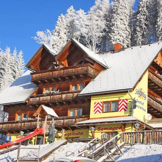 Erlebnisgasthof Moasterhaus am Salzstiegl, Winteransicht (Foto: Friedl Kaltenegger)