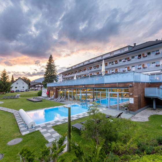 Hotel Restaurant Grimmingblick mit Pool (Foto: H. Steiner)