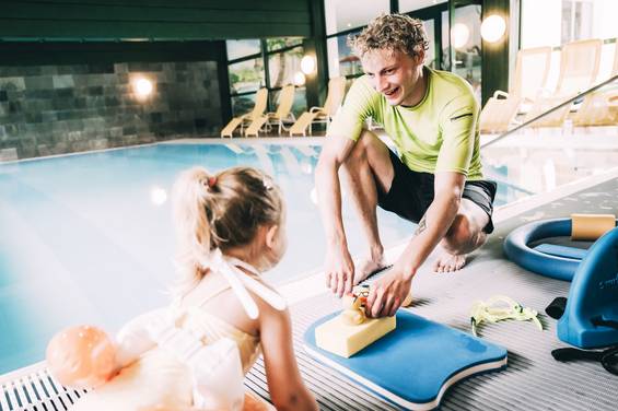 Schwimmkurs im Kinderhotel Stegerhof (Foto: Armin Walcher)