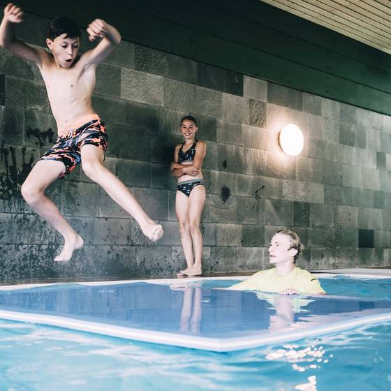 Kinderhallenbad (Foto: Kinderhotel Stegerhof/Armin Walcher) Kinderhallenbad (Foto: Kinderhotel Stegerhof/Armin Walcher)