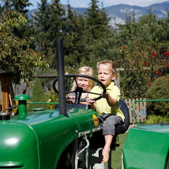 Fahrt mit dem Oldtimer-Traktor