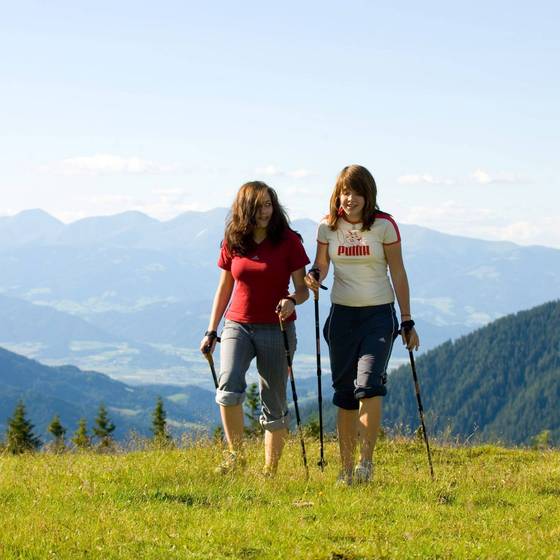 Wandern beim Moasterhaus am Salzstiegl (Foto: Tom Lamm)