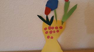 Blumenvase aus Papier