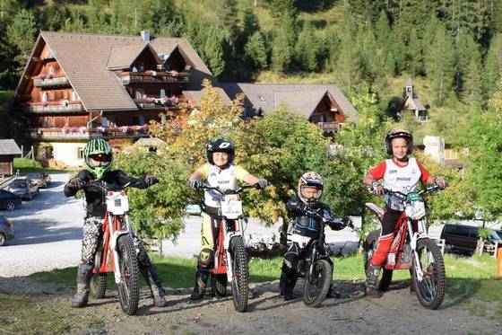 Kinder beim Trialfahren, Moasterhaus-Salzstiegl (Foto: Regina Kaltenegger)