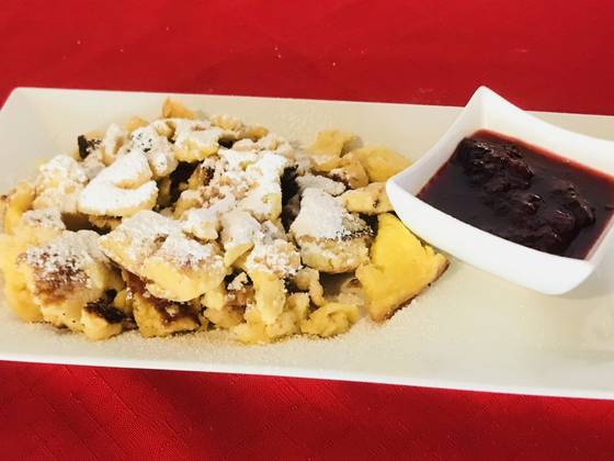 Kaiserschmarrn mit Zwetschkenröster, Moasterhaus/Salzstiegl