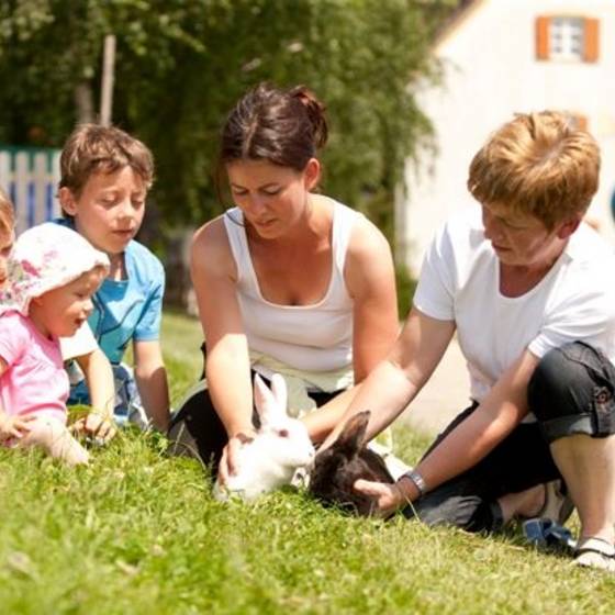 Familie mit Hase (Ballonhotel, Foto: Luttenberger)