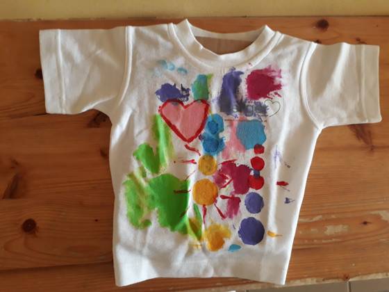 selbst bemaltes T-Shirt | Familienhotel Berger